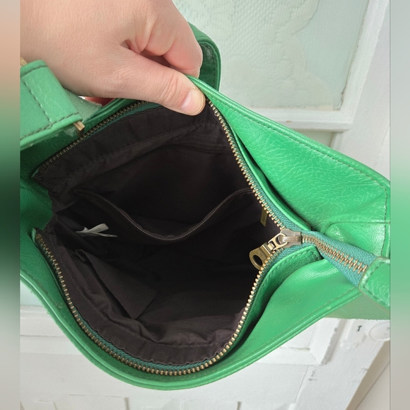 Matt & Nat Green Crossbody Bag Adjustable Strap - Picture 7 of 7